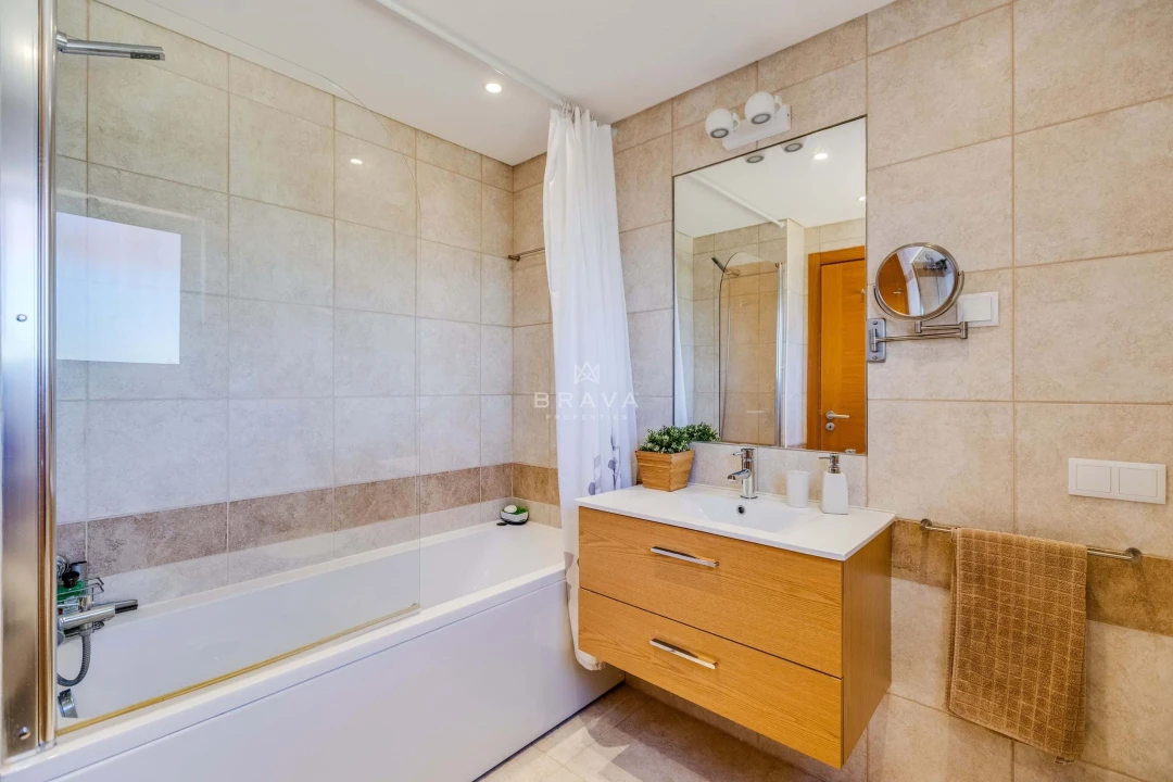 Moradia T3 para Venda em Quarteira Foto 20