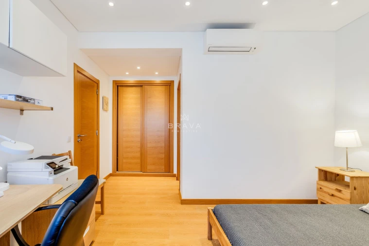 Moradia T3 para Venda em Quarteira Foto 14