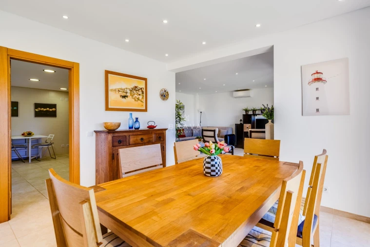 Moradia T3 para Venda em Quarteira Foto 3