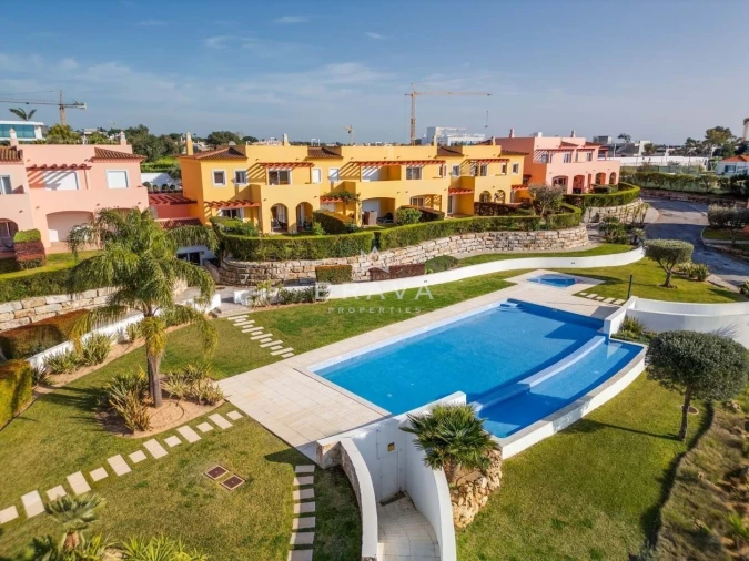 Moradia T3 para Venda em Quarteira Foto 29