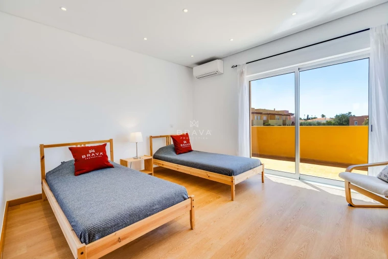 Moradia T3 para Venda em Quarteira Foto 23