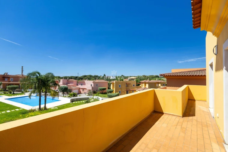 Moradia T3 para Venda em Quarteira Foto 21