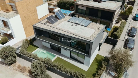 Moradia T4 para Arrendamento em Canidelo