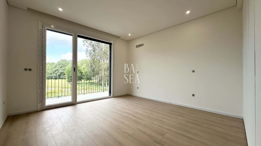 Moradia T4 para Venda em Palmeira Foto 18