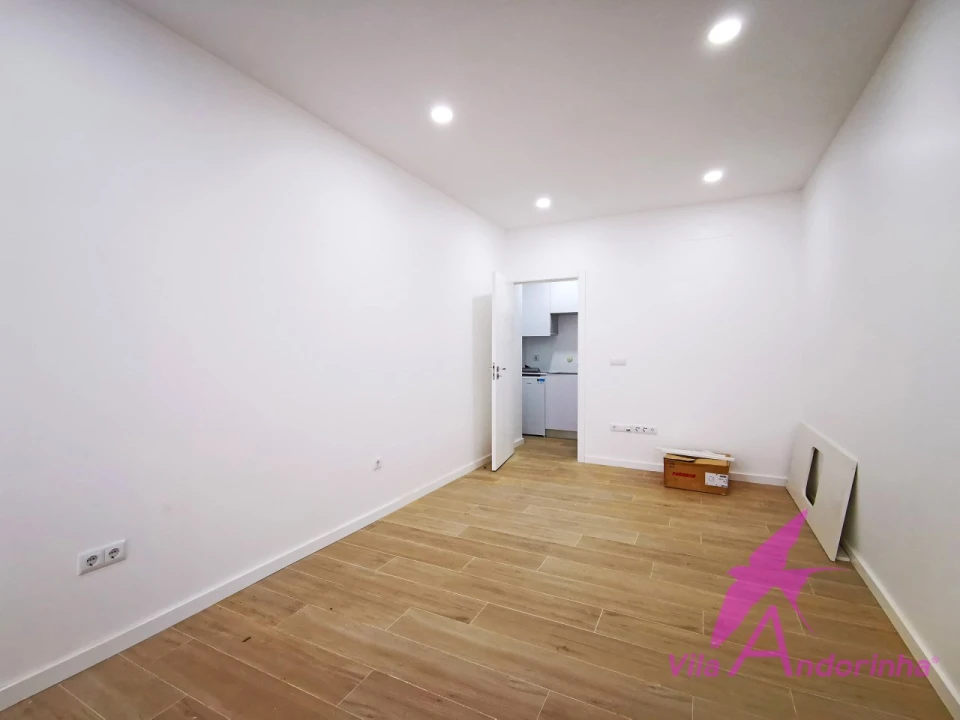 Loja para Arrendamento em Santa Maria Maior e Monserrate e Meadela Foto 3