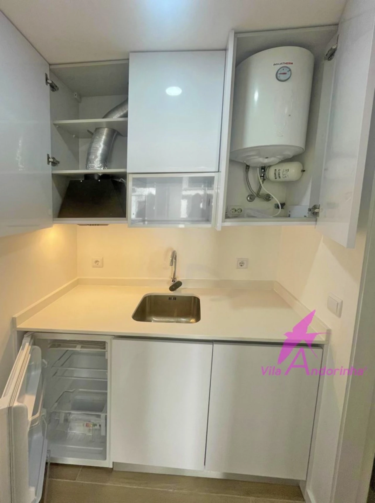 Loja para Arrendamento em Santa Maria Maior e Monserrate e Meadela Foto 6