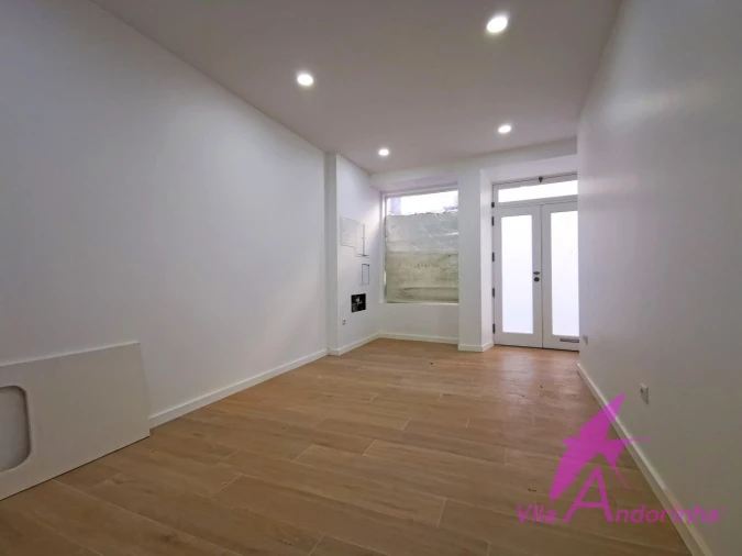 Loja para Arrendamento em Santa Maria Maior e Monserrate e Meadela Foto 4