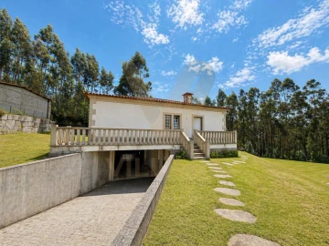 Moradia T3 para Venda em Bárrio e Cepões