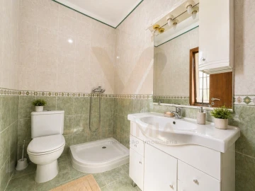 Moradia T3 para Venda em Bárrio e Cepões