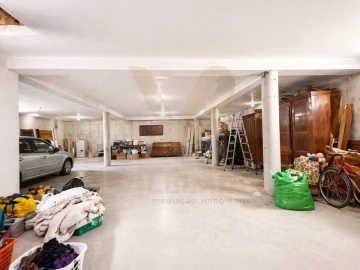 Moradia T3 para Venda em Bárrio e Cepões