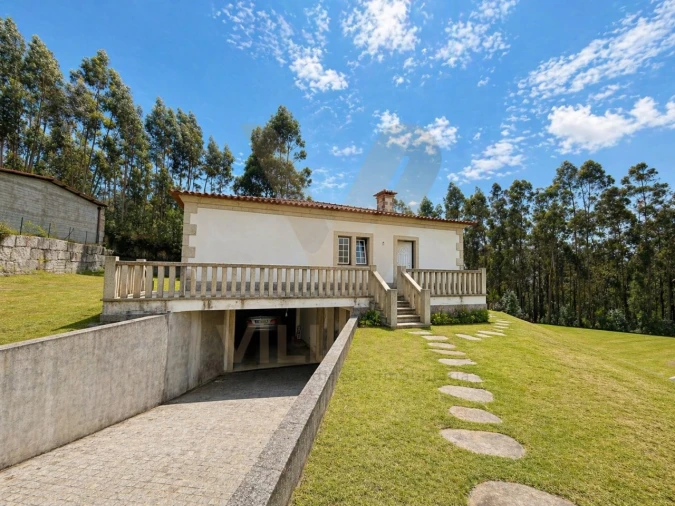 Moradia T3 para Venda em Bárrio e Cepões Foto 2