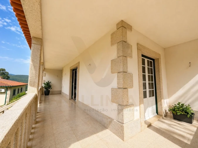 Moradia T3 para Venda em Bárrio e Cepões Foto 4