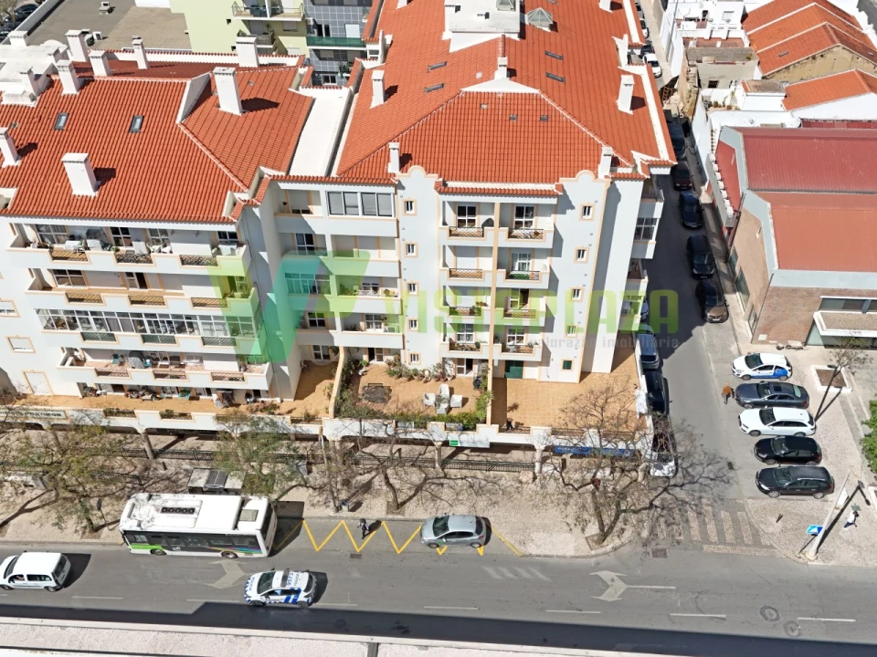 Apartamento T3 para Venda em Portimão Foto 2
