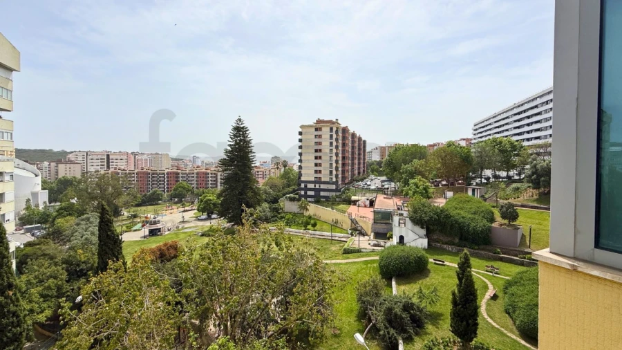 Apartamento T3 para Venda em Algés, Linda-A-Velha e Cruz Quebrada-Dafundo Foto 3