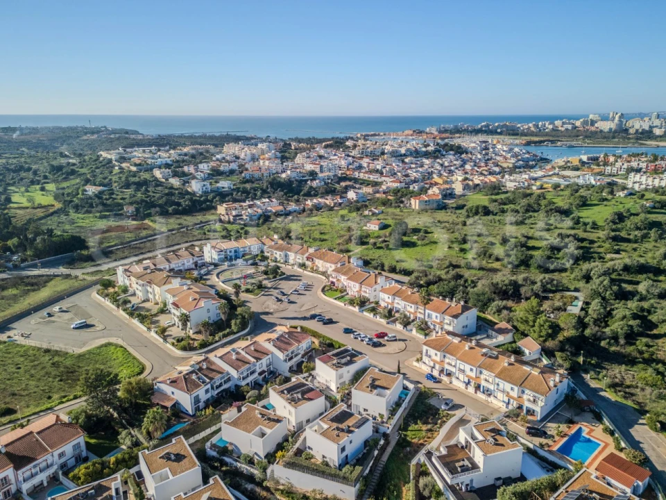 Moradia T3 para Venda em Ferragudo Foto 1