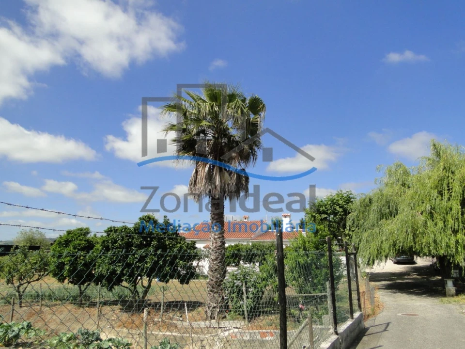 Quinta T2 para Venda em Alenquer (Santo Estêvão e Triana) Foto 1