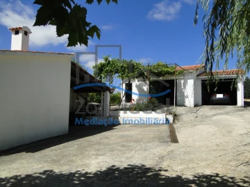 Quinta T2 para Venda em Alenquer (Santo Estêvão e Triana)