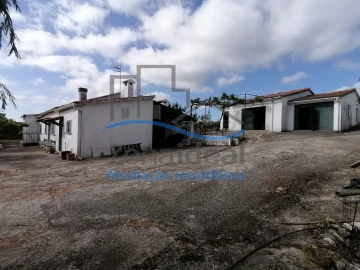 Quinta T2 para Venda em Alenquer (Santo Estêvão e Triana)