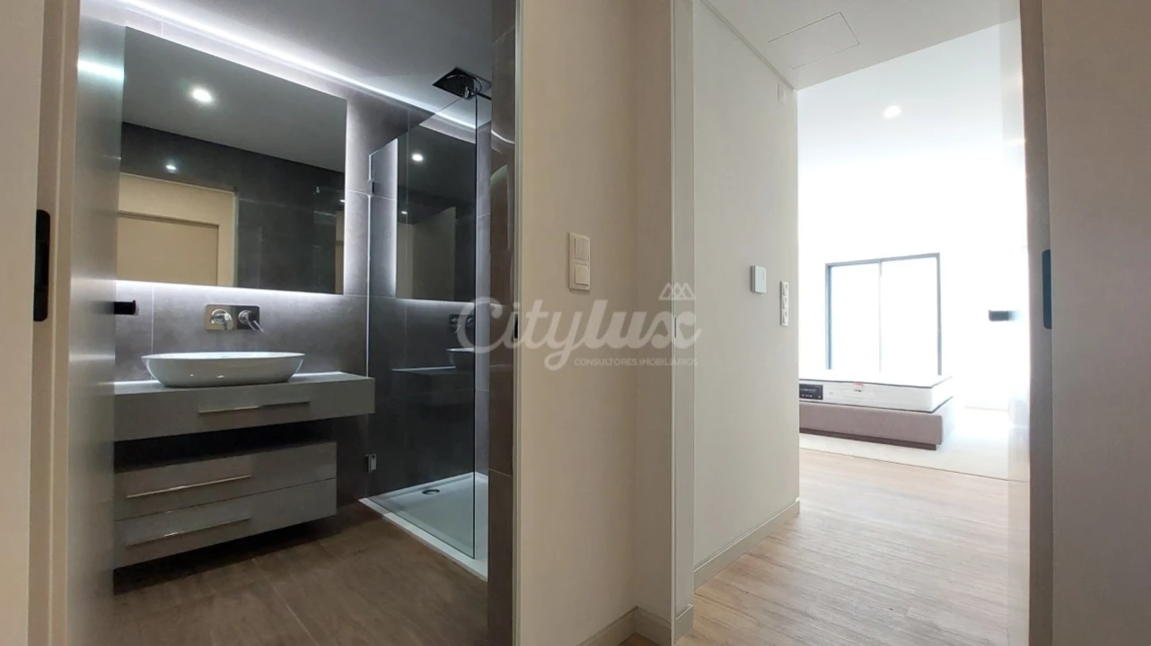 Apartamento T3 para Venda em Carcavelos e Parede Foto 32