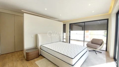 Apartamento T3 para Venda em Carcavelos e Parede