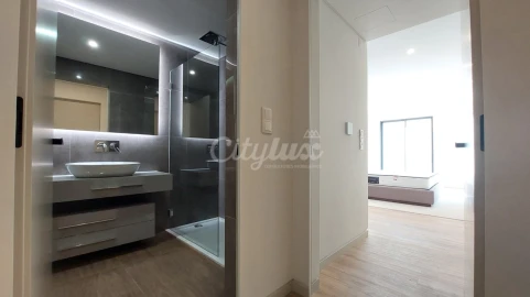 Apartamento T3 para Venda em Carcavelos e Parede
