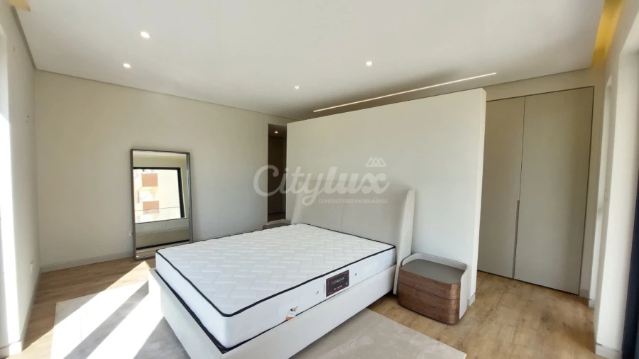 Apartamento T3 para Venda em Carcavelos e Parede Foto 22