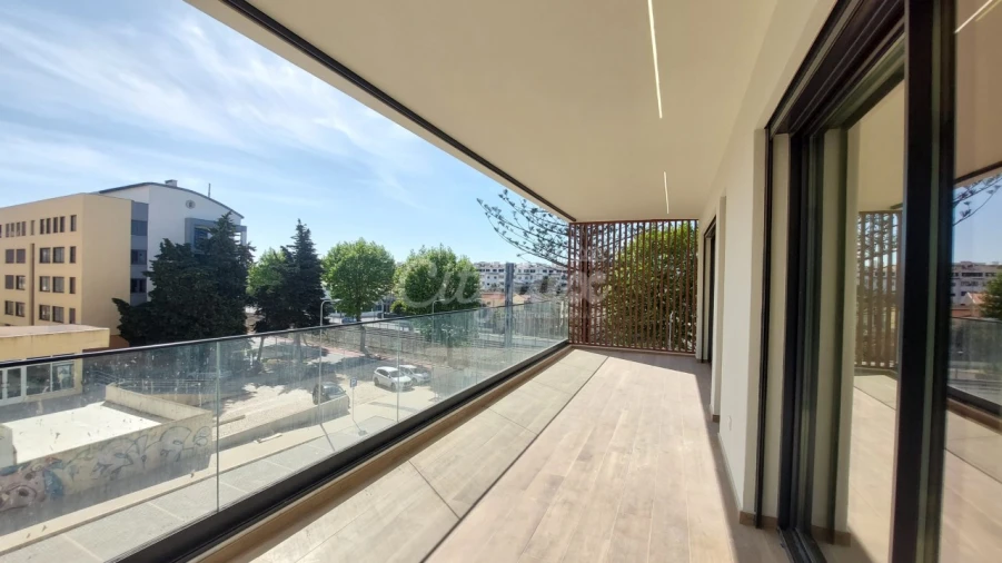 Apartamento T3 para Venda em Carcavelos e Parede Foto 25