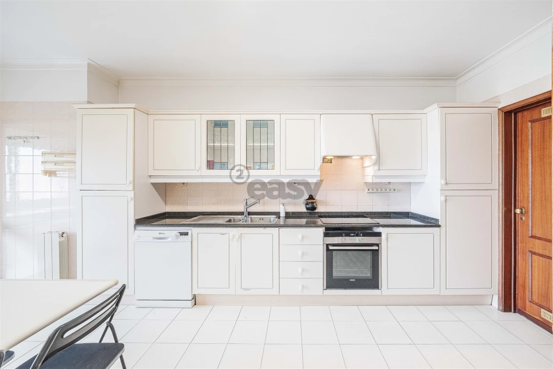 Apartamento T3 para Venda em Carnaxide e Queijas Foto 39