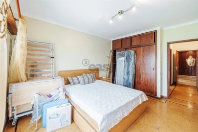 Apartamento T3 para Venda em Carnaxide e Queijas