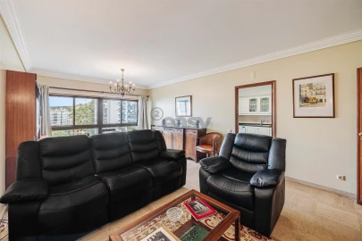 Apartamento T3 para Venda em Carnaxide e Queijas