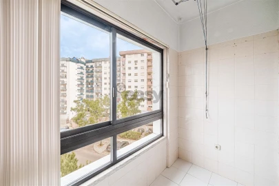 Apartamento T3 para Venda em Carnaxide e Queijas