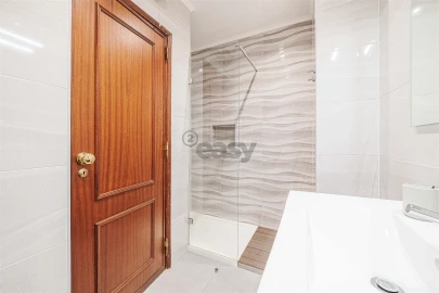 Apartamento T3 para Venda em Carnaxide e Queijas