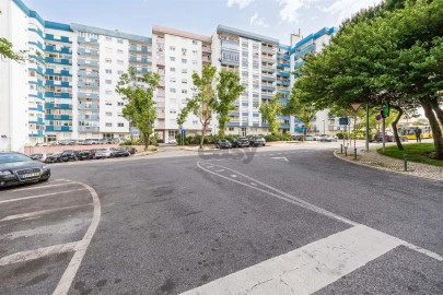 Apartamento T3 para Venda em Carnaxide e Queijas