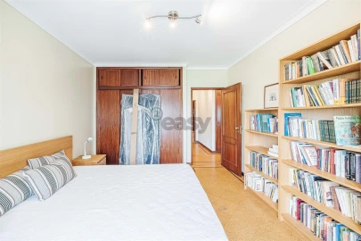 Apartamento T3 para Venda em Carnaxide e Queijas