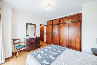 Apartamento T3 para Venda em Carnaxide e Queijas