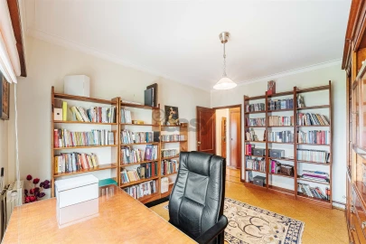 Apartamento T3 para Venda em Carnaxide e Queijas