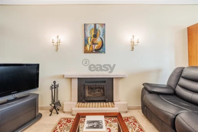 Apartamento T3 para Venda em Carnaxide e Queijas