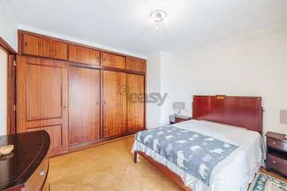 Apartamento T3 para Venda em Carnaxide e Queijas