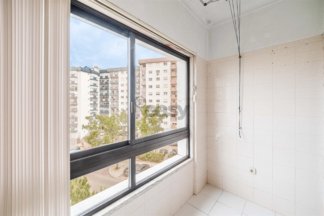 Apartamento T3 para Venda em Carnaxide e Queijas Foto 45