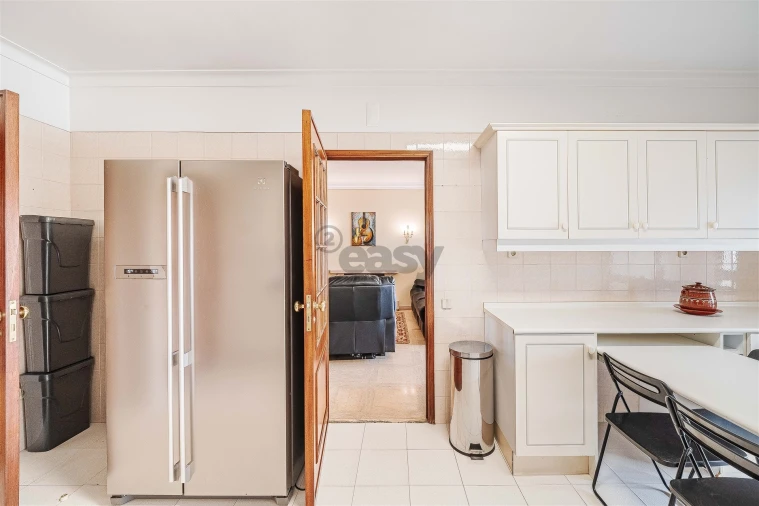 Apartamento T3 para Venda em Carnaxide e Queijas Foto 38