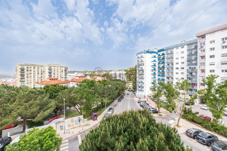 Apartamento T3 para Venda em Carnaxide e Queijas Foto 48