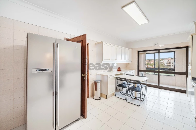 Apartamento T3 para Venda em Carnaxide e Queijas Foto 37