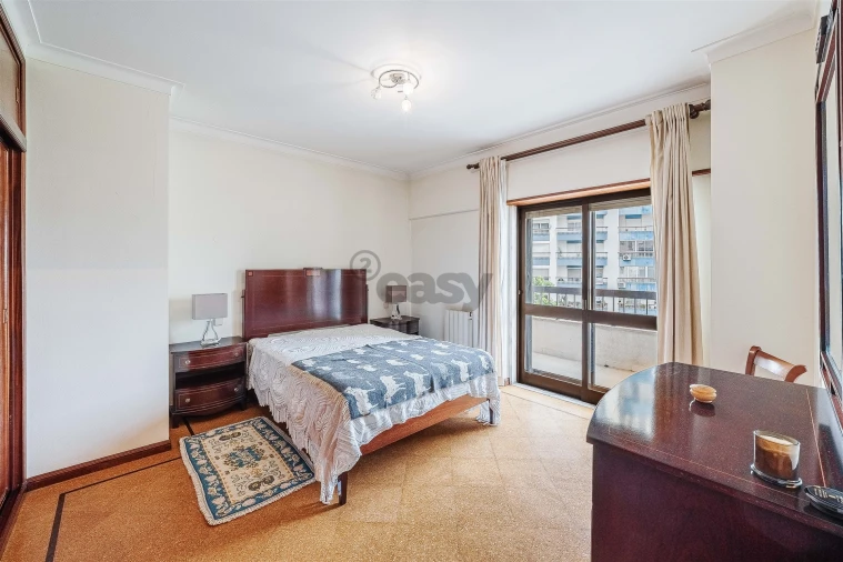 Apartamento T3 para Venda em Carnaxide e Queijas Foto 11