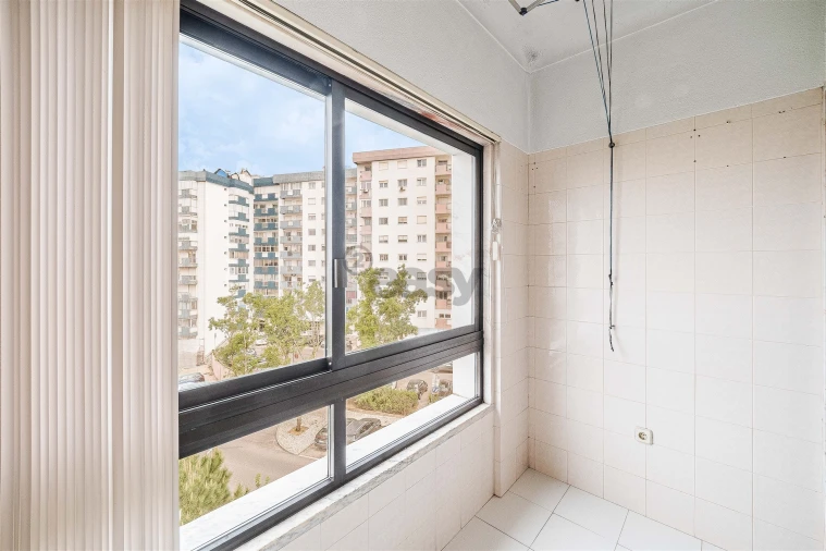 Apartamento T3 para Venda em Carnaxide e Queijas Foto 45