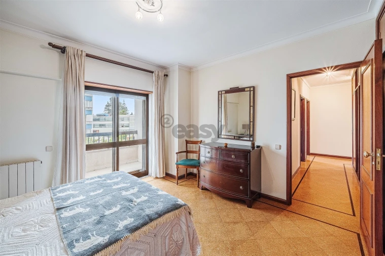 Apartamento T3 para Venda em Carnaxide e Queijas Foto 12