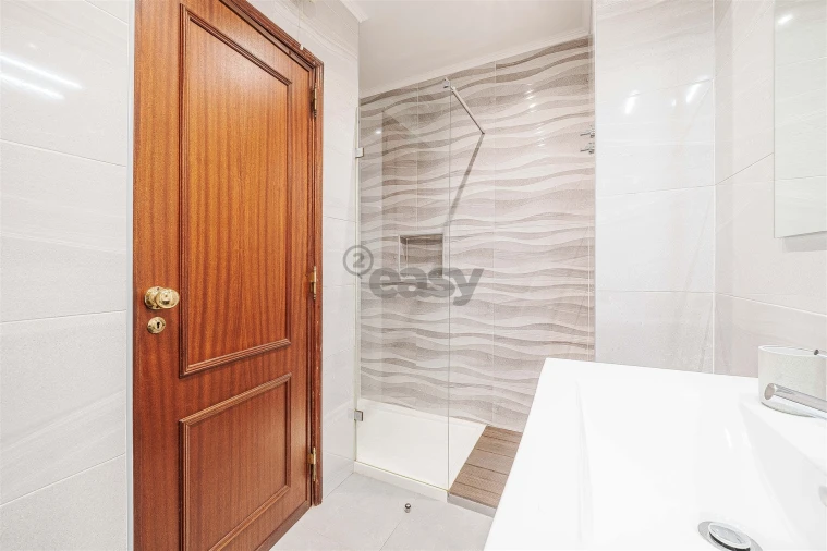 Apartamento T3 para Venda em Carnaxide e Queijas Foto 23