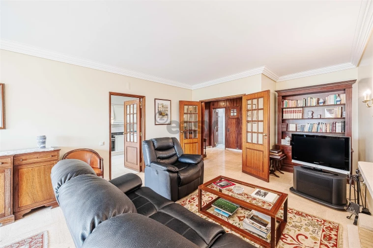 Apartamento T3 para Venda em Carnaxide e Queijas Foto 35