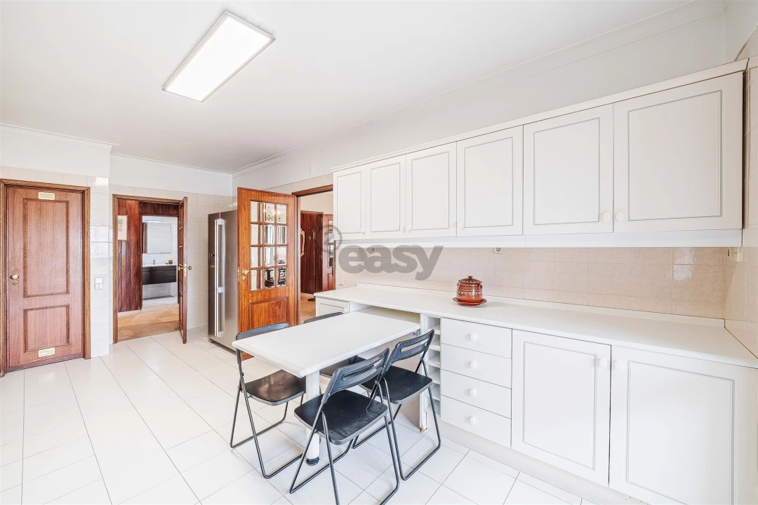 Apartamento T3 para Venda em Carnaxide e Queijas Foto 42