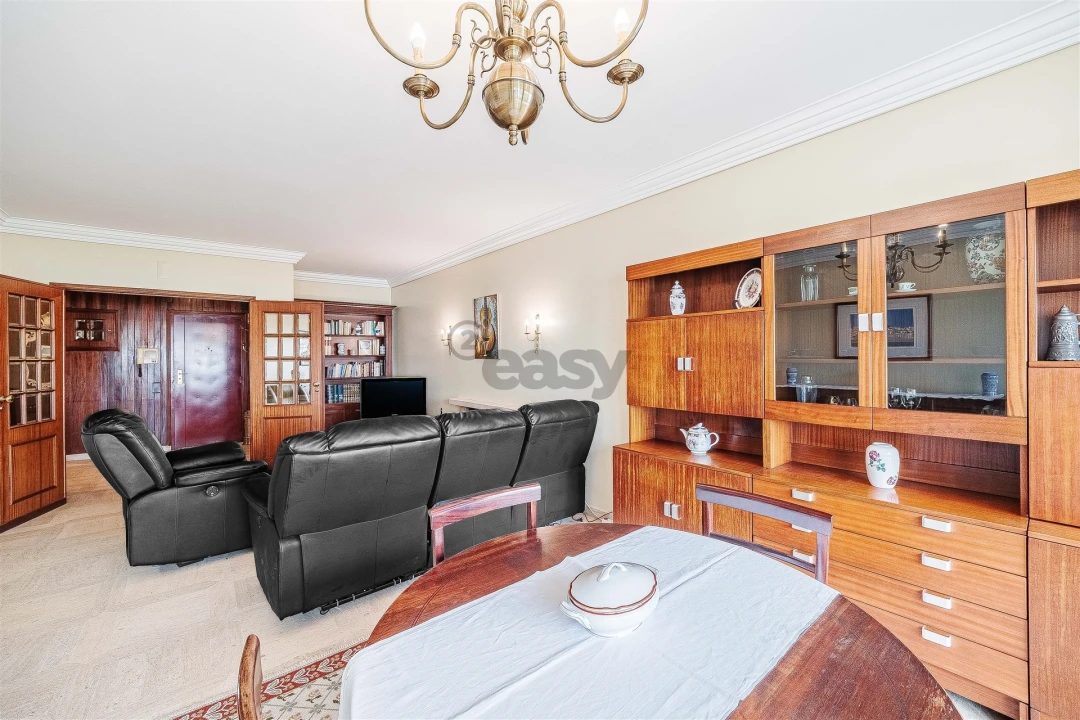 Apartamento T3 para Venda em Carnaxide e Queijas Foto 33