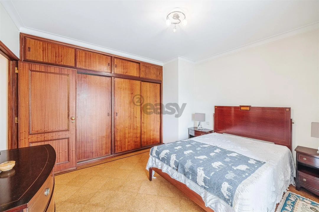 Apartamento T3 para Venda em Carnaxide e Queijas Foto 14